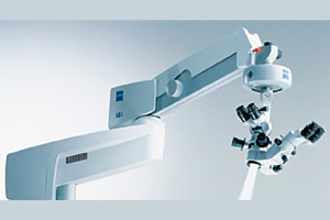手術用顕微鏡 VISU200（カールツァイス）